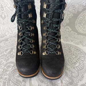 Sorel Black Lace-Up Women's Boots